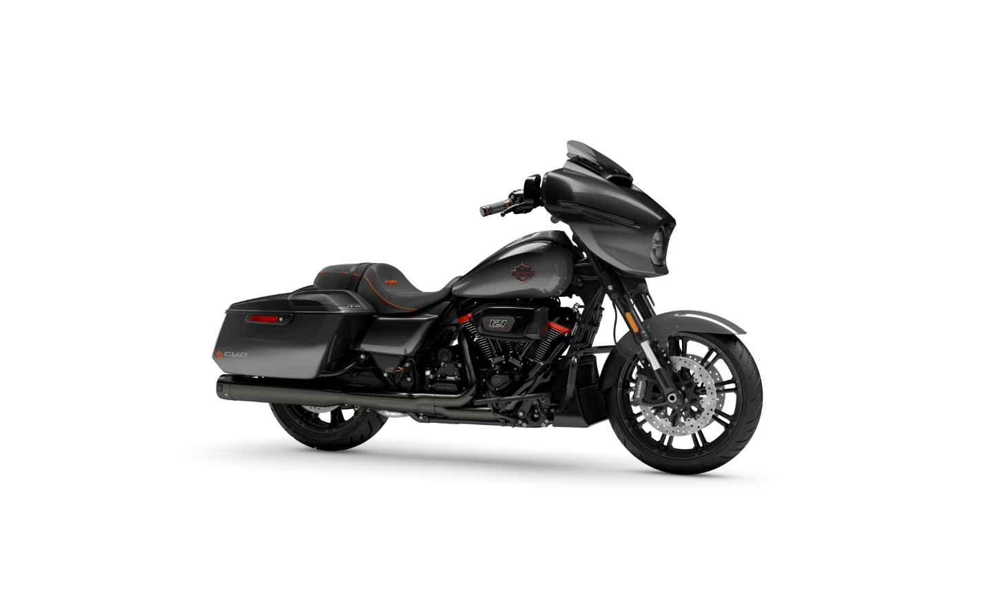 2025 CVO™ Street Glide™